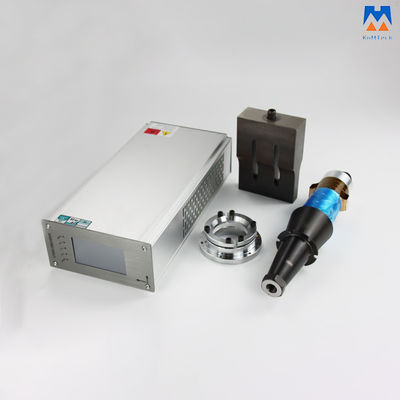 grupo da soldadura ultrassônica de 15KHz 2600W com o transdutor e o chifre do gerador do PLC Digital