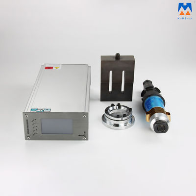 grupo da soldadura ultrassônica de 15KHz 2600W com o transdutor e o chifre do gerador do PLC Digital